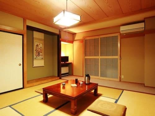 Japanese-Style Twin Room with Shared Bathroom