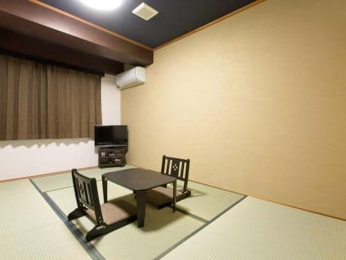 Japanese-Style Room
