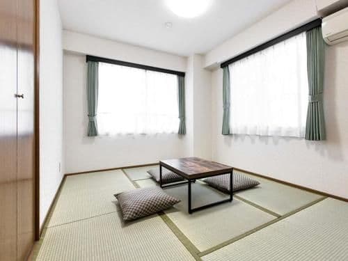 Japanese-Style Room