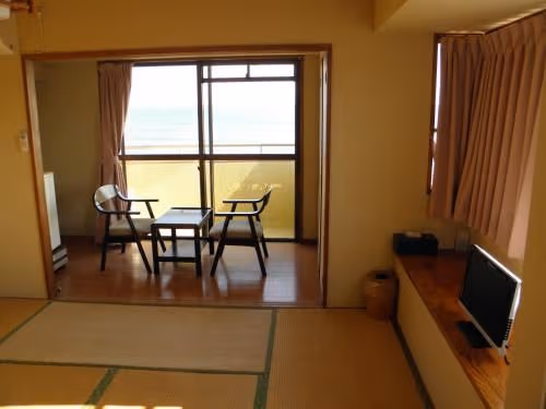 Japanese-Style Room with Sea View and Shared Bathroom
