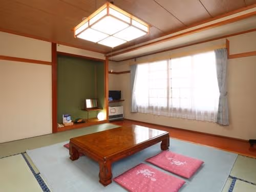 Japanese-Style Family Room - Non-Smoking