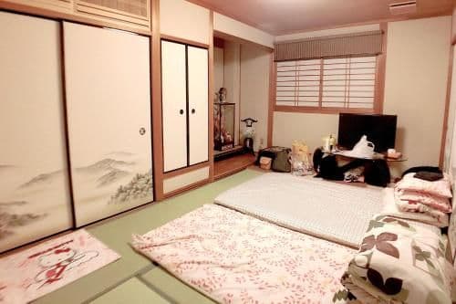 Quadruple Room with Shared Bathroom