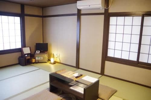 Japanese-Style Quadruple Room with Shared Bathroom