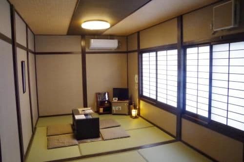 Japanese-Style Quadruple Room with Shared Bathroom