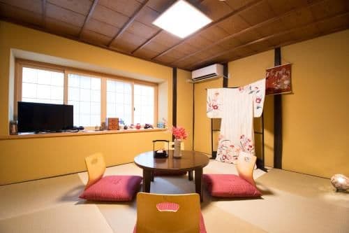 Deluxe Family Room