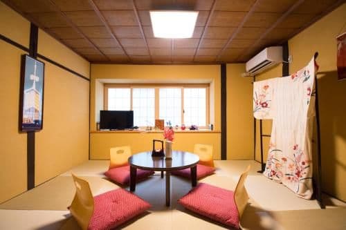 Deluxe Family Room