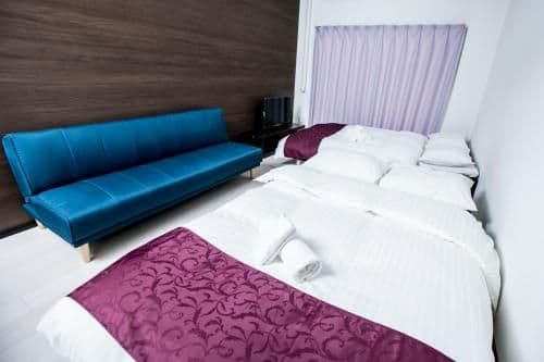 Studio Apartment with Balcony #902, 9F