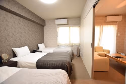 Deluxe Family Suite