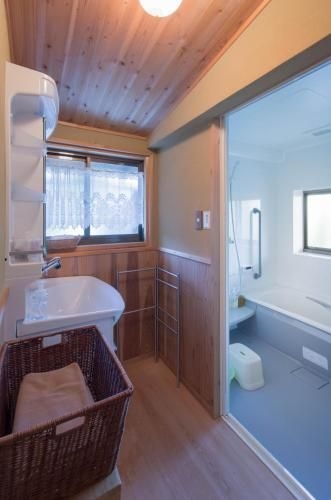 Miyama Futon & Breakfast Thatched Cottages2