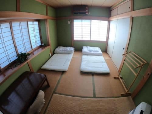 Standard Twin Room with Shared Bathroom