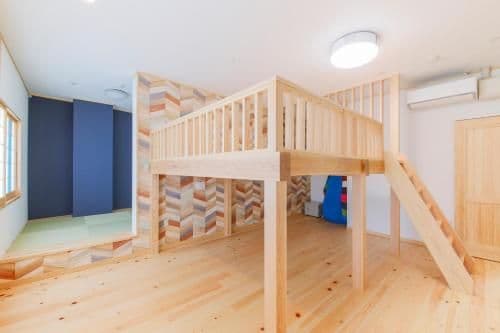 Japanese-Style Family Room with Shared Bathroom - Non-Smoking