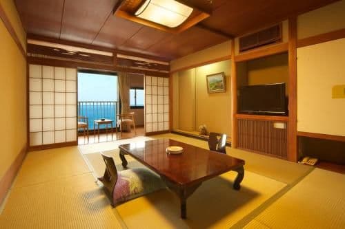Quadruple Room with Private Bathroom