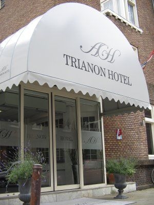 Trianon Hotel0
