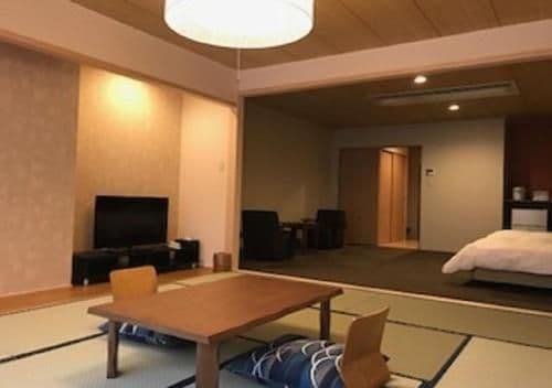 Superior Twin Room with Tatami Area and Toilet - Non-Smoking