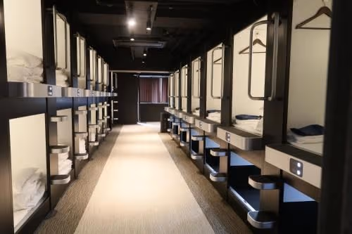Deluxe Capsule Room for Male