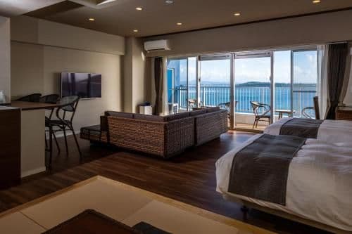 Deluxe Family Room