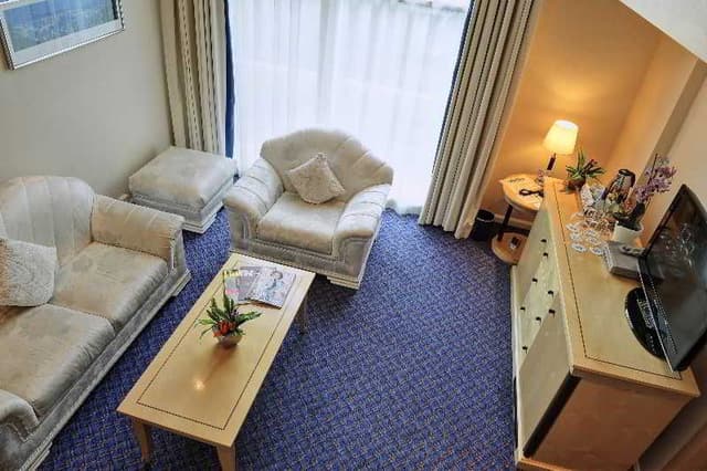 FAMILY ROOM STANDARD