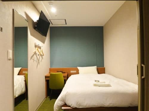 Deluxe Capsule Room - Male Only