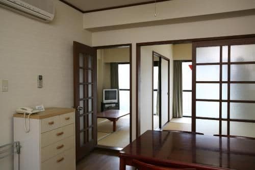 Japanese-Style Family Room