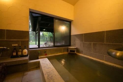 Cottage with Open-Air Bath