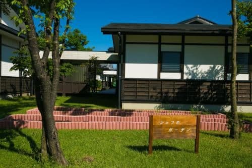 Cottage with Open-Air Bath