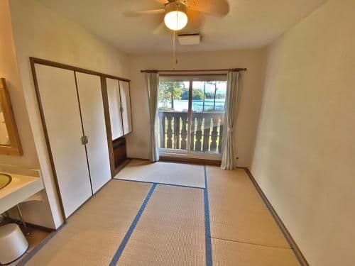Twin Room with Lake View
