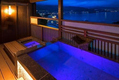 Hollywood Twin Room with Open-Air Bath - Non-Smoking