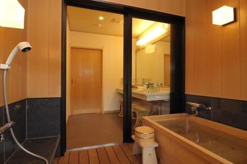 Japanese-Style Deluxe Suite with Open Air Bath