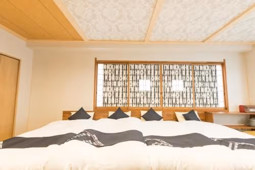 Quadruple Room with Shared Bathroom