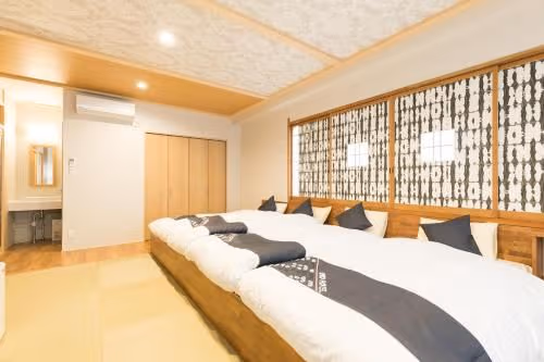 Quadruple Room with Shared Bathroom