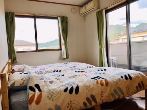Standard Twin Room with Shared Bathroom