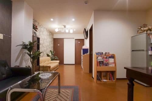 Apartment With Shared Bathroom
