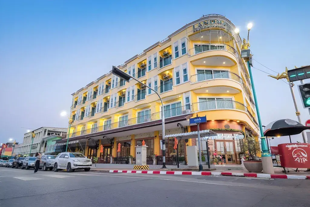 โรงแรมแลนด์มาร์ค นครพนม โรงแรมแลนด์มาร์ค นครพนม