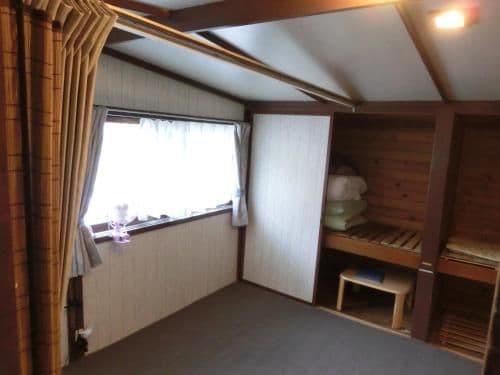 Single Bed in Mixed Dormitory Room