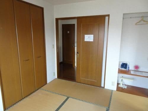 Japanese-Style Room