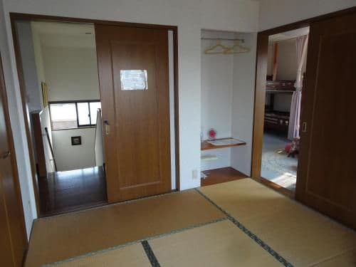 Japanese-Style Room
