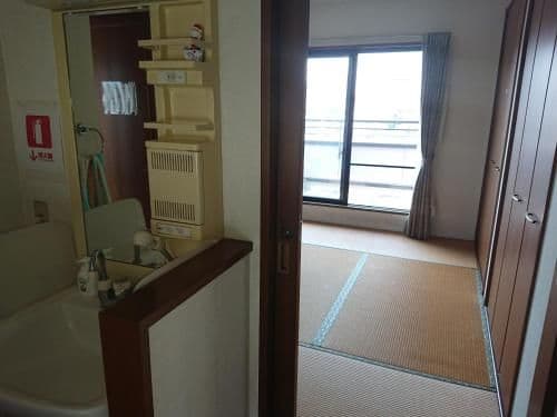 Japanese-Style Room