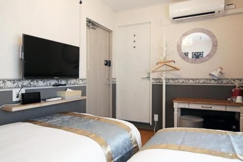 Twin Room with Shower