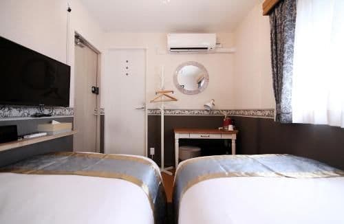 Twin Room with Shower