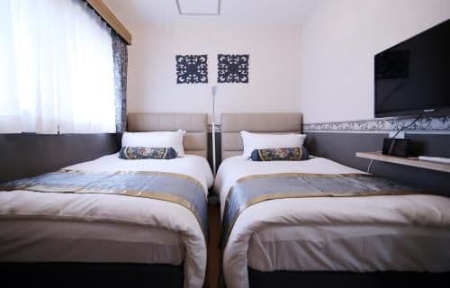 Twin Room with Shower
