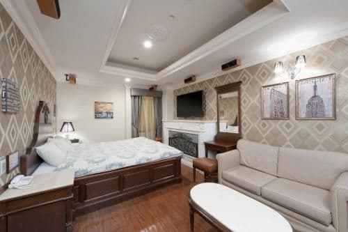 King Room with Spa Bath