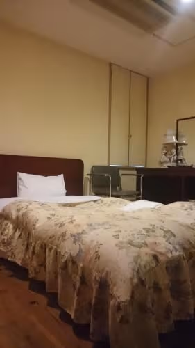 Single Room with Shared Bathroom - Non Smoking