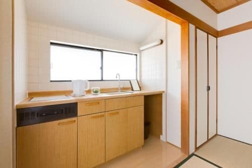 Standard Twin Room with Shared Bathroom