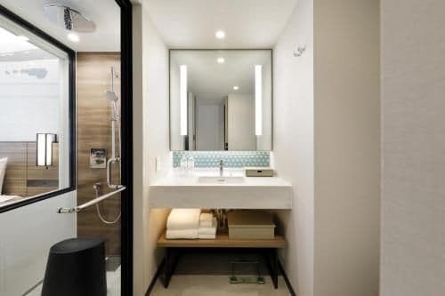 Ambitious King, Guest room, 1 King