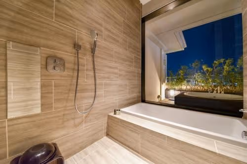 King Room with Spa Bath