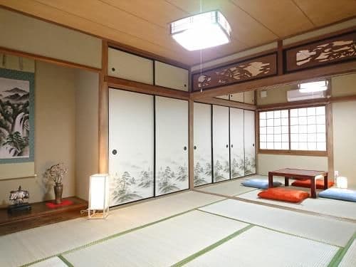 Japanese-Style Large Family Room with Shared Bathroom