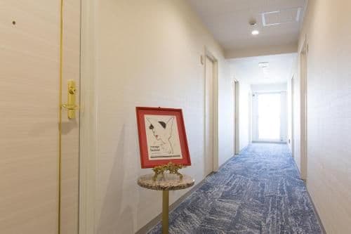 Single Room with Shared Shower and Toilet (Female Only)