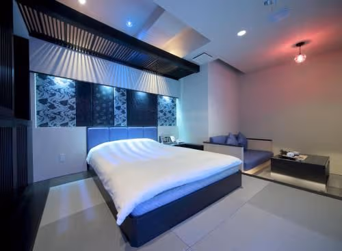 Luxury Queen Room