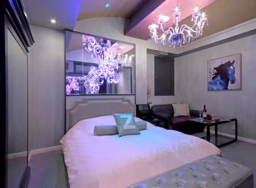 Luxury Queen Suite