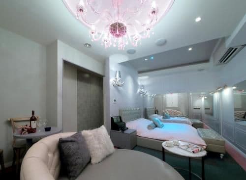Luxury Queen Suite